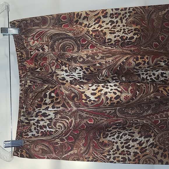 COPY - Morgan Taylor Intimates 2 Piece Pajama Set (M) - Picture 14 of 16